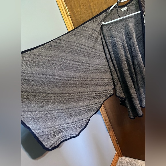 Kismet Sleeveless Cardigan One Size - Picture 2 of 4